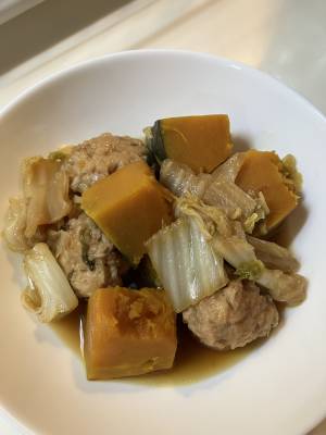 かぼちゃと鶏だんごのピリ辛スープ煮