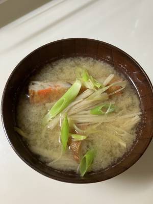 さつま揚げとえのきだけのみそ汁