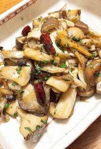 きのこの強火ソテー