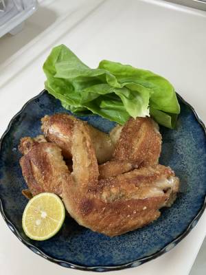 手羽先のスパイシー揚げ