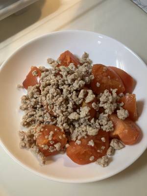 豚ひき肉とトマトの炒め物