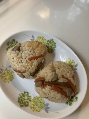 かしわめしのおむすび