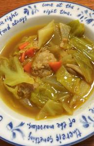 ミートボールと春キャベツのカレースープ煮