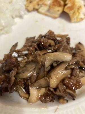 牛肉ときのこのオイスターソース炒め