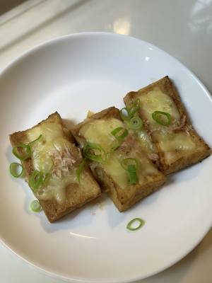 厚揚げのおかかチーズ焼き