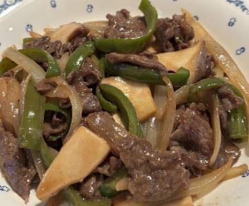 牛肉と野菜の黒酢炒め