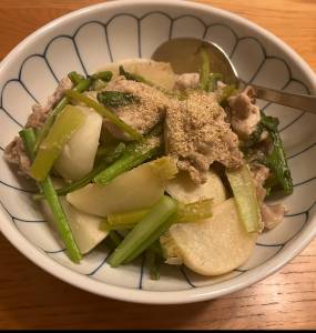 かぶと豚肉のしょうがじょうゆ蒸し煮
