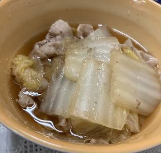 白菜と豚バラ肉の煮物