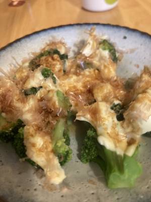 ブロッコリーのおかかチーズ