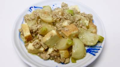 かぶと厚揚げのそぼろ煮