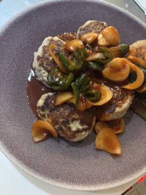 豆腐のポークハンバーグ