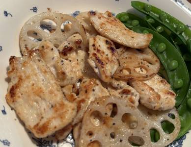鶏むねとれんこんの塩こしょう炒め