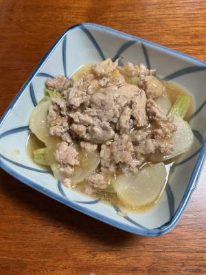 かぶと厚揚げのそぼろ煮