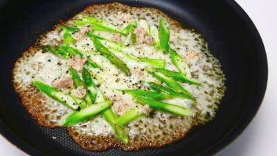 アスパラガスと明太子のカリカリチーズ