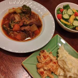 牛肉の赤ワイン煮込み