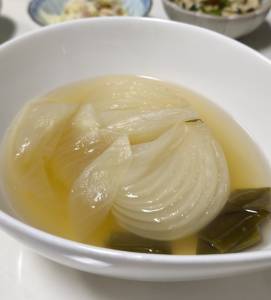 新たまねぎの丸ごとおだし煮