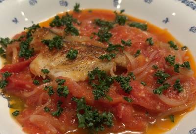 トマトと切り身魚のアクアパッツァ