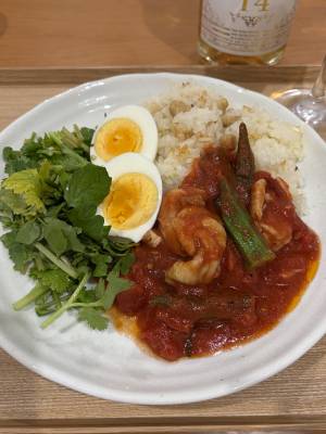 オクラと鶏のトマト煮ひよこ豆ご飯