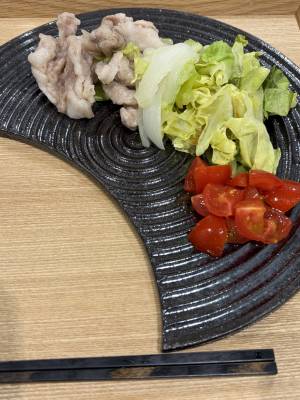 豚肉と春キャベツのオイル蒸し