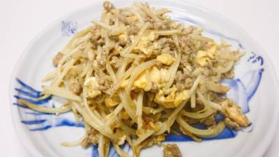 もやしとひき肉のふんわり卵炒め