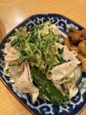 豆苗と豚しゃぶのごまあえ