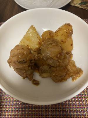 じゃがいもと鶏肉のピリ辛蒸し煮