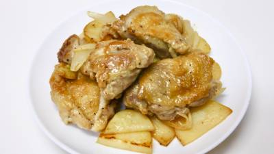 鶏肉のレモンワイン蒸し煮