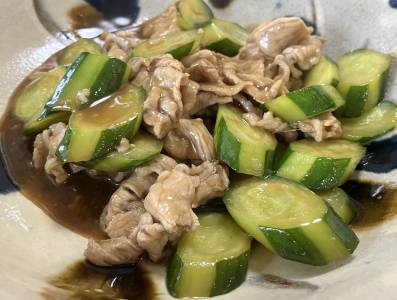 きゅうりと豚肉の甘酢炒め