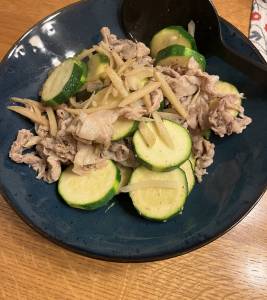 新しょうがとズッキーニのレモン炒め