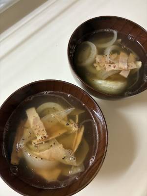 焼きたまねぎとベーコンのスープ