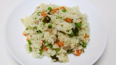 青豆と鶏肉の炊き込みご飯