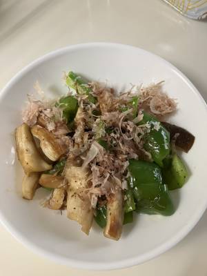ちぎりピーマンのおかか炒め