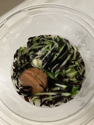 梅とひじきのしゃぼしゃぼサラダ