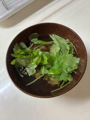 麸とみつばのお吸い物