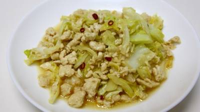 キャベツと鶏ひき肉のエスニック風炒め