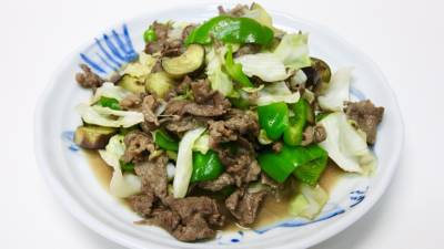 牛肉と夏野菜のナムプラー炒め