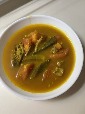 トマトとオクラの夏カレー