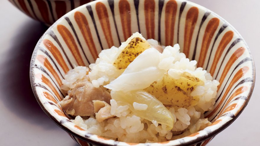 新じゃがと新たまの炊き込みご飯