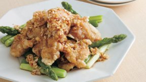 油淋鶏(ユーリンチー)とアスパラの素揚げ