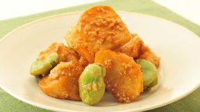 揚げ里芋とそら豆のみそがらめ