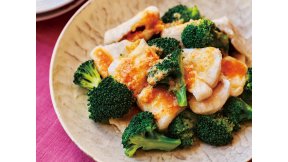 鶏むね肉とブロッコリーの甘酒みそだれ