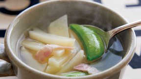 じゃがいもとスナップえんどうのスープ