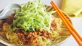 ジャージャー麺