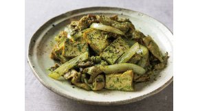 豚肉と厚揚げの春菊じょうゆ炒め